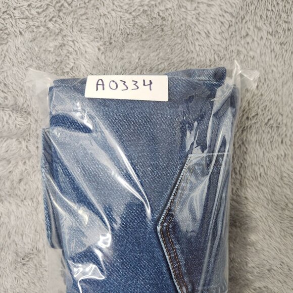 Gloria Vanderbilt Jeans Womens 10 Blue Denim Straight Five Pockets - Picture 15 of 15